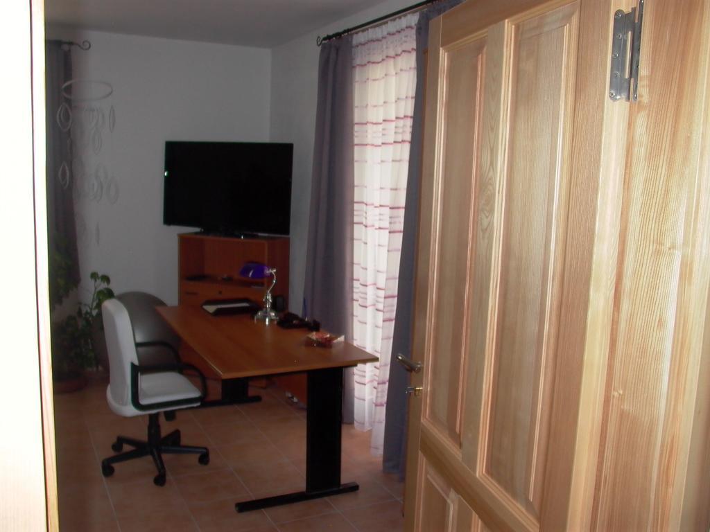 Gaestezimmer Alexa, Mit Wallbox *