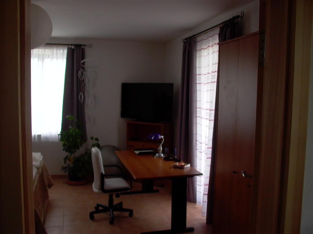 Gästezimmer Alexa Auch Mit Wallbox Apartment