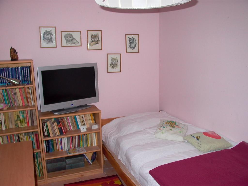 Gaestezimmer Alexa, Mit Wallbox